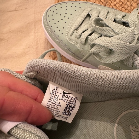 Nike Women's Pastel Green Platform Sneakers - Picture 4 of 7